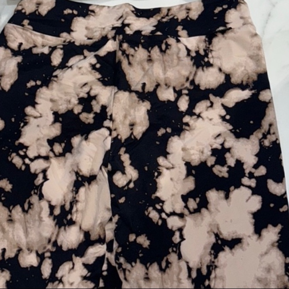 Black and Cream Tie-Dye Leggings